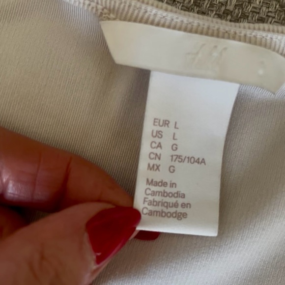 H&M Cream Blouse with Striped V-Neck - Picture 8 of 10